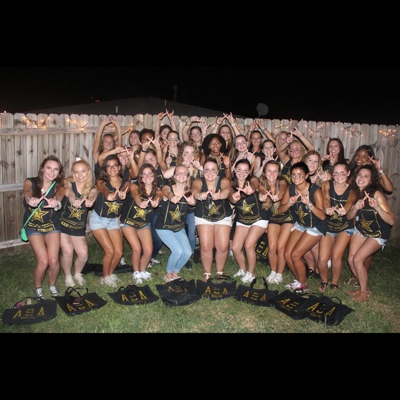 Meet your Posher, Cedes - Picture 6 of 8